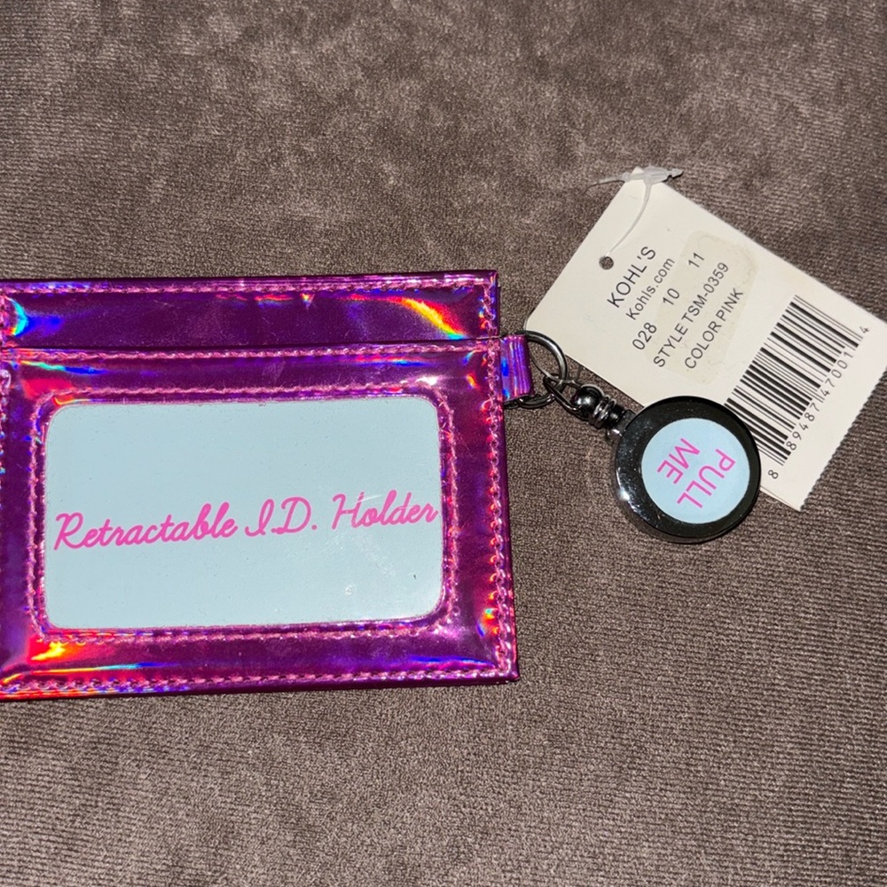 Kohl’s Retractable ID Holder With Attached Clip